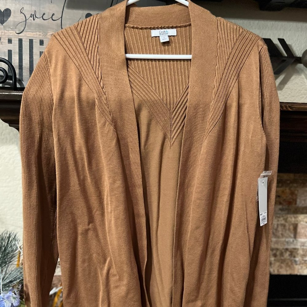 Craft & Barrow New with tags sweater. Small